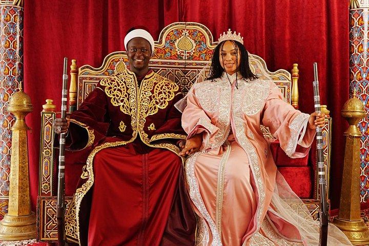 Shooting Photo Souvenir in Sultans' Moroccan Uniforms