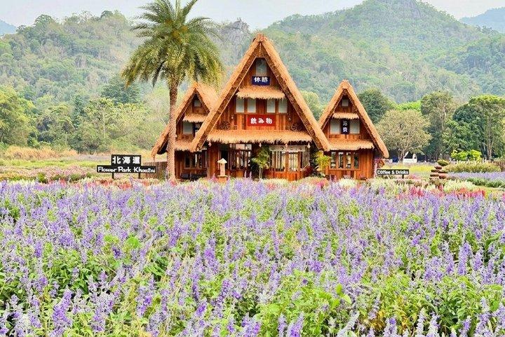 Excursión de un día a Khao Yai en el Buda Blanco, Emerald Spring y Flower Park