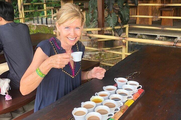 ウブド ツアーとジャングル スイング - コーヒー プランテーション
