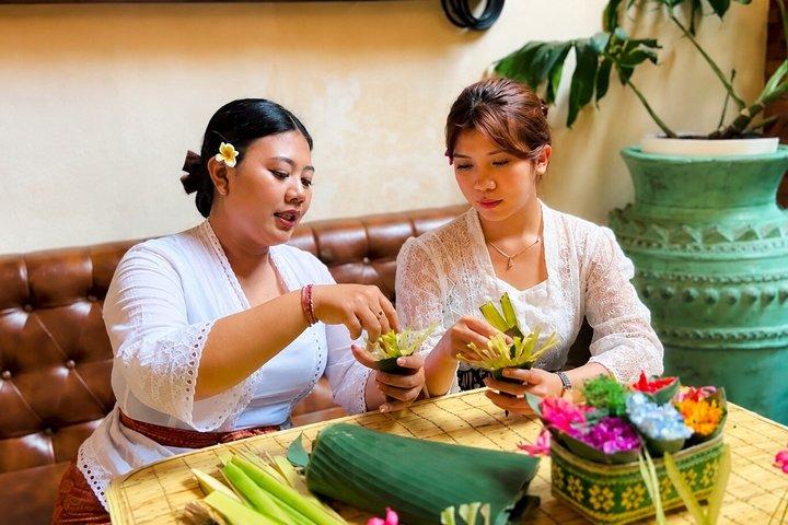 Seminyak Cultural Class: Making Drink, Offering & Painting Class