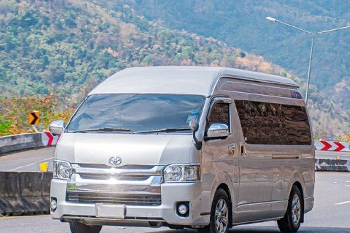チェンマイの山岳部族での1日ジャングルトレッキングと竹筏漂流