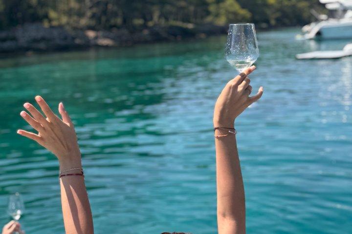 Experience Zadar Archipelago with Antares sailing shared tour