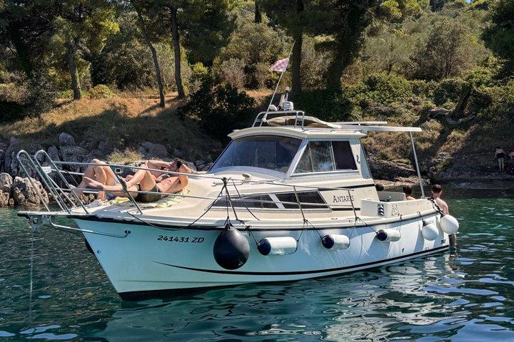 Experience Zadar Archipelago with Antares sailing shared tour
