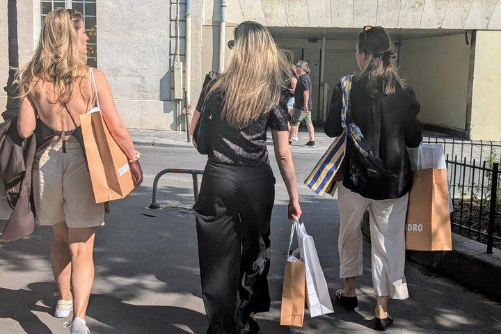 ル・マレ地区での地元のデザイナーショッピングとマカロン試食
