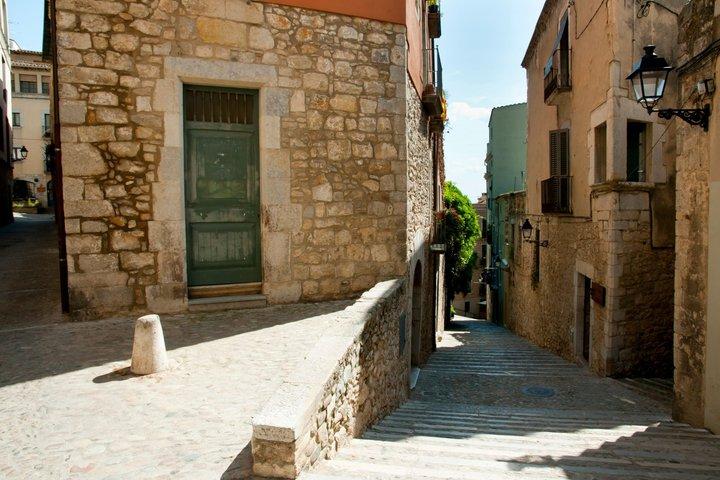 バルセロナからジローナへの大聖堂入場付き日帰り旅行