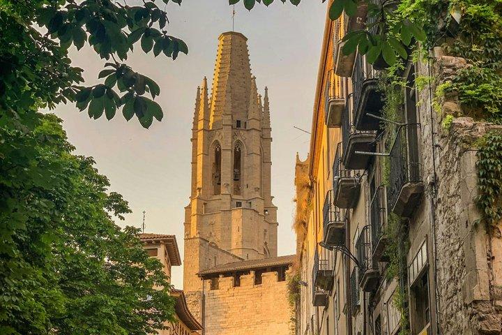 バルセロナからジローナへの大聖堂入場付き日帰り旅行