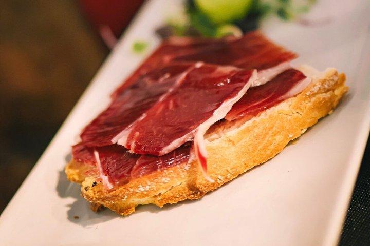 Tour de Tapas em Madrid com comida e bebidas