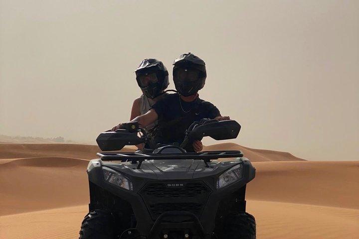 メルズーガ：サハラ砂漠のクワッドバイクアドベンチャー