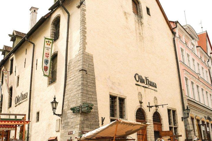 中世と近代エストニアのタリン旧市街ウォーキングツアー