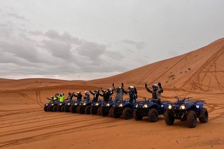 メルズーガ：サハラ砂漠のクワッドバイクアドベンチャー