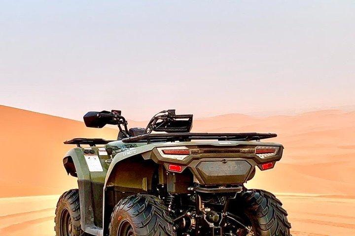 メルズーガ：サハラ砂漠のクワッドバイクアドベンチャー