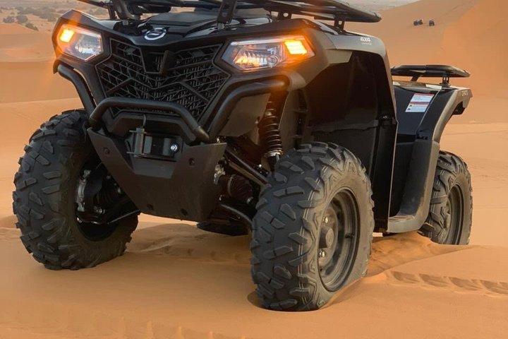 メルズーガ：サハラ砂漠のクワッドバイクアドベンチャー