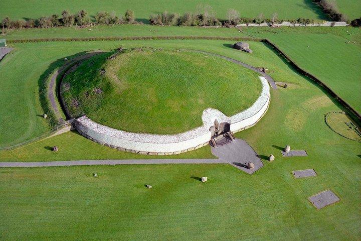 Newgrange and Boyne Valley Private Award Winning Luxury Day Tour