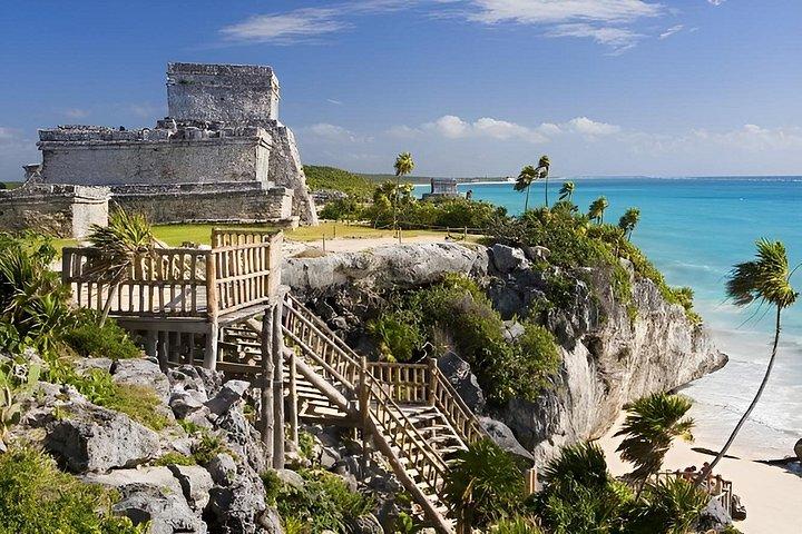 Transport to Tulum archaeological zone from Cancun round trip