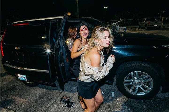 プライベートDJとSUV送迎付きオールインクルーシブ・マイアミ豪華ヨット