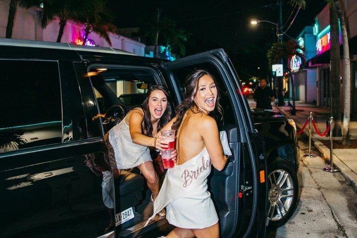 プライベートDJとSUV送迎付きオールインクルーシブ・マイアミ豪華ヨット