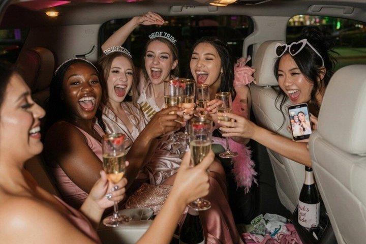 プライベートDJとSUV送迎付きオールインクルーシブ・マイアミ豪華ヨット