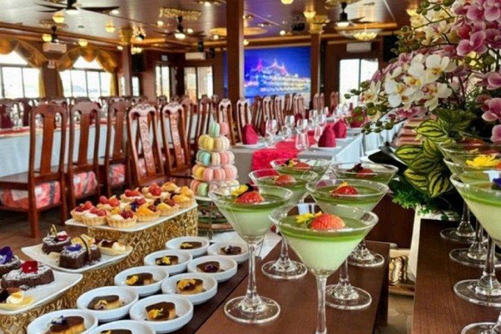 Saigon River: Dinner on Cruise - Buffet with Live Music