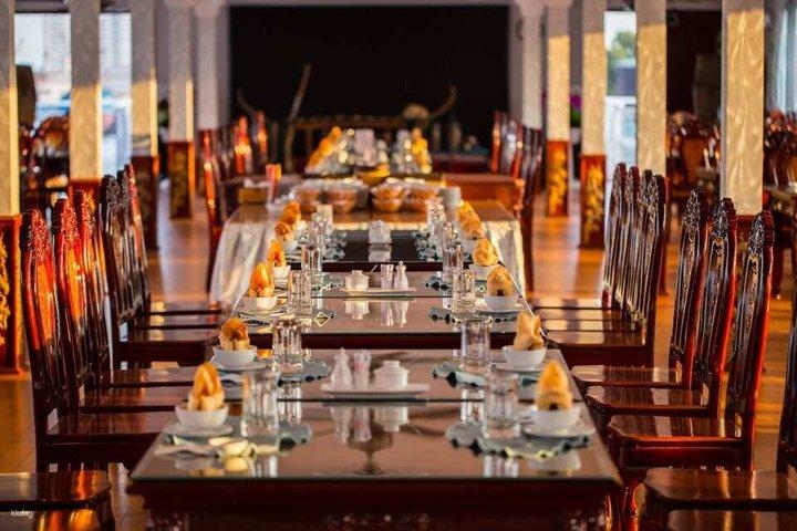 Saigon River: Dinner on Cruise - Buffet with Live Music