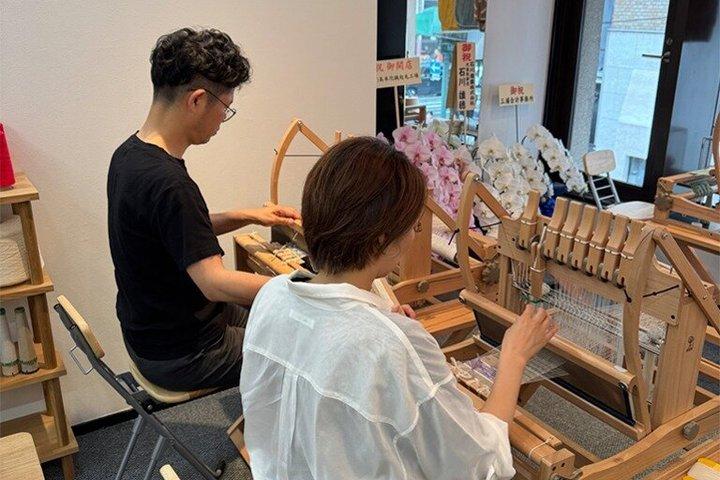 京都:マインドフル織りとお守り作り