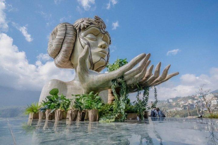 サパの絶景バイクコーヒーツアー（山々の景色付き）