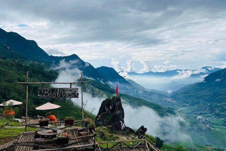 サパの絶景バイクコーヒーツアー（山々の景色付き）