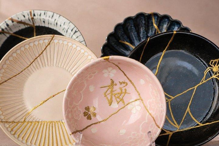 京都中心部で京都伝統の金継ぎ修理体験