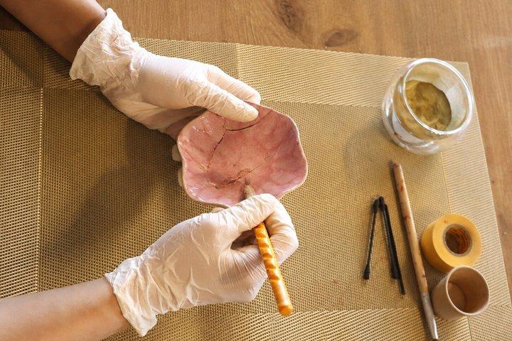 金色の修復アートで京都の伝統金継ぎ体験 祇園でワークショップ