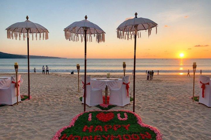 Jimbaran Romantisches Kerzenscheindinner am Strand