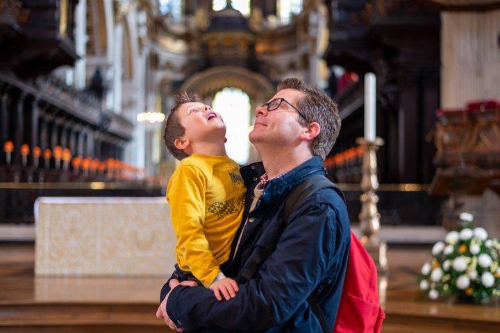 ロンドン：セント・ポール大聖堂と片道テムズ川ボートツアー