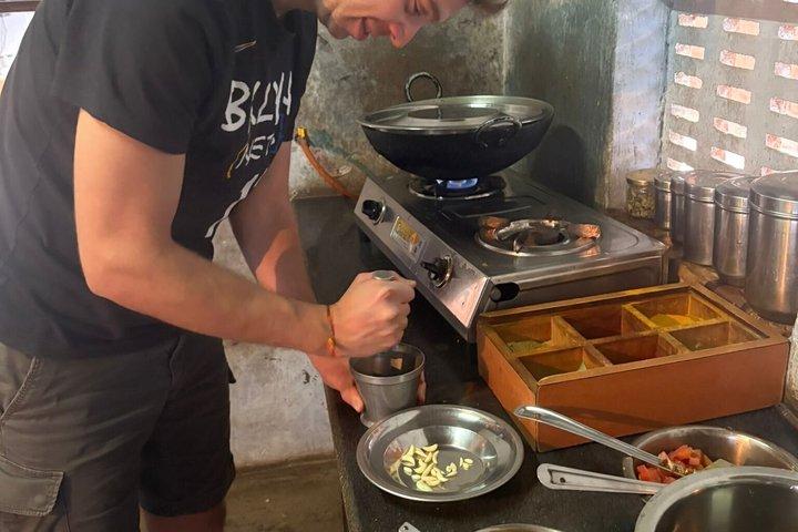 地元の家族とのプライベートジョードプル村料理教室