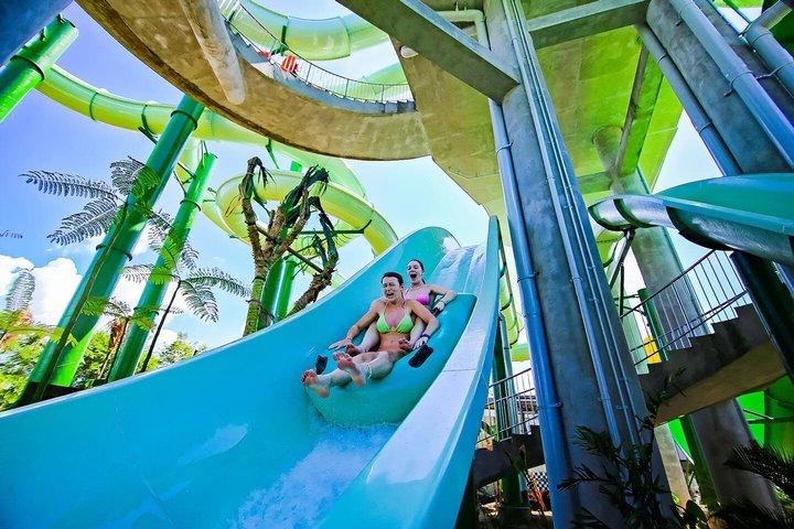 バリ島ウォーターボムウォーターパーク入場券とスリル満点の乗り物