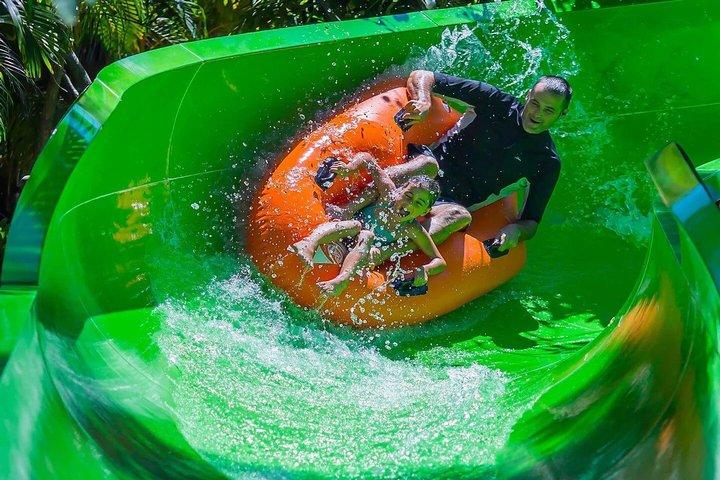 バリ島ウォーターボムウォーターパーク入場券とスリル満点の乗り物