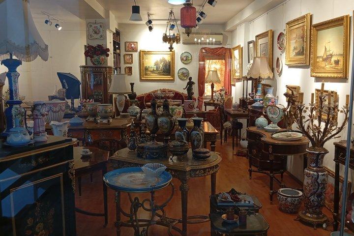 Istanbul Vintage Flea Market & Antique Photo Tour by Motorcycle