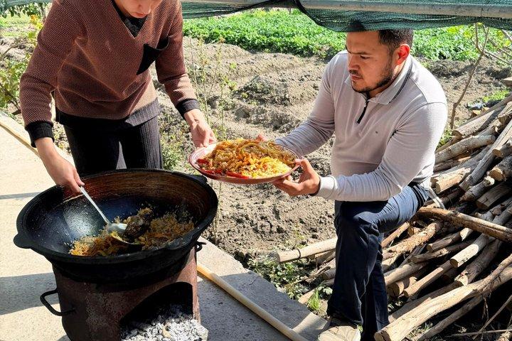 サマルカンドでのプライベートシアブバザールツアー＆ウズベク家庭料理教室