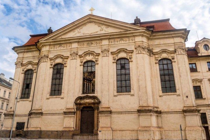 Prague Heroes Andra Audio Guide och Transportpass