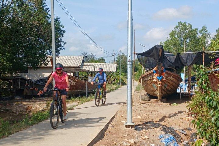 Half day Koh Klang culture cycling