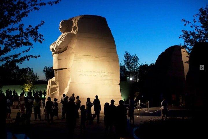 Tour a piedi del National Mall: Monumenti e Memoriali al tramonto