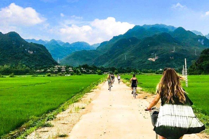 マイチャウ渓谷の田園風景と村々を巡るサイクリング日帰りツアー