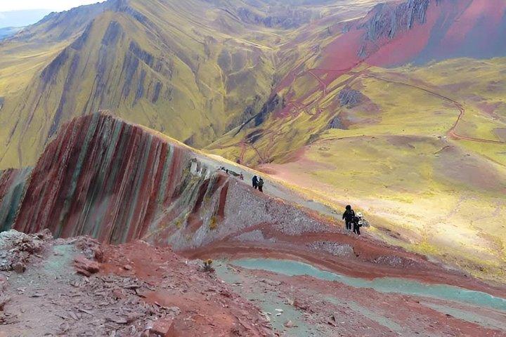 Cusco Pallay Punchu Full Day Rainbow Mountain Tour