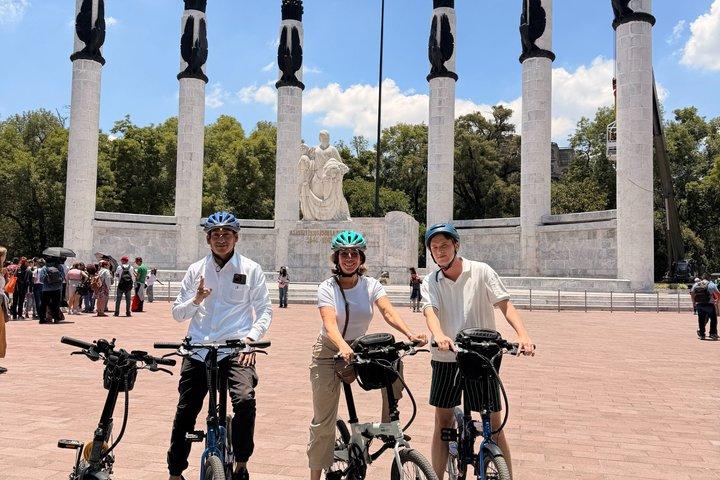 Visite privée en vélo électrique dans la forêt de Chapultepec à CDMX
