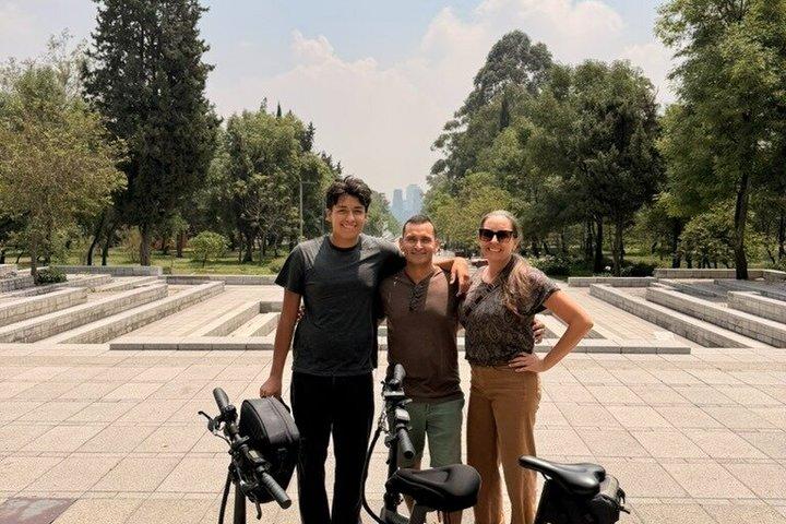 Visite privée en vélo électrique dans la forêt de Chapultepec à CDMX