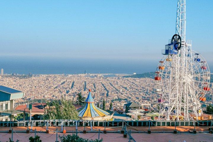 Hiking through Tibidabo with a visit to the temple