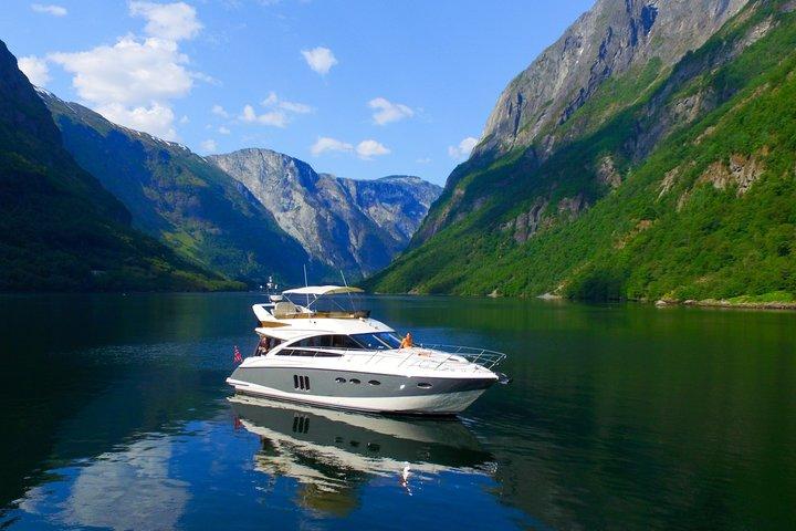 Excursion privée de Bergen en yacht de Flåm à Gudvangen Nærøyfjord