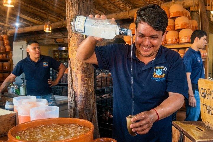 グアダラハラ発の定番テキーラツアーとエル・グエロでのカンタリトス（テキーラの蒸留酒）を延長してお楽しみください！