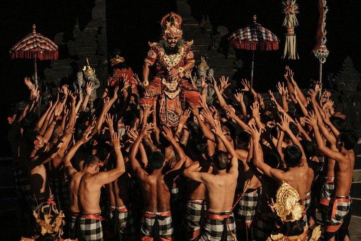 ウルワツ寺院入場券とケチャック火の踊りチケット