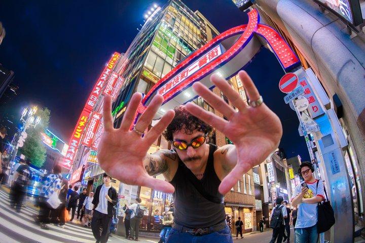 東京：地元のフォトグラファーとの新宿でのフォトシュート