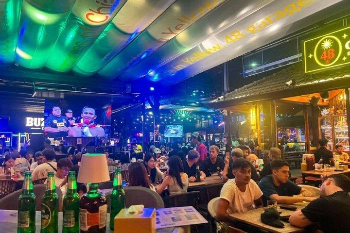 チェンマイのナイトライフ：ビール、ゲーム、パーティー体験