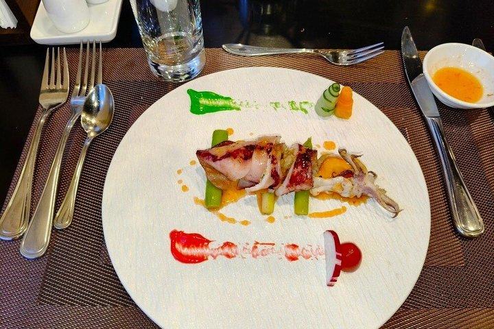 ハノイ：トップラグジュアリークルーズでハロン＆ランハ湾を探索
