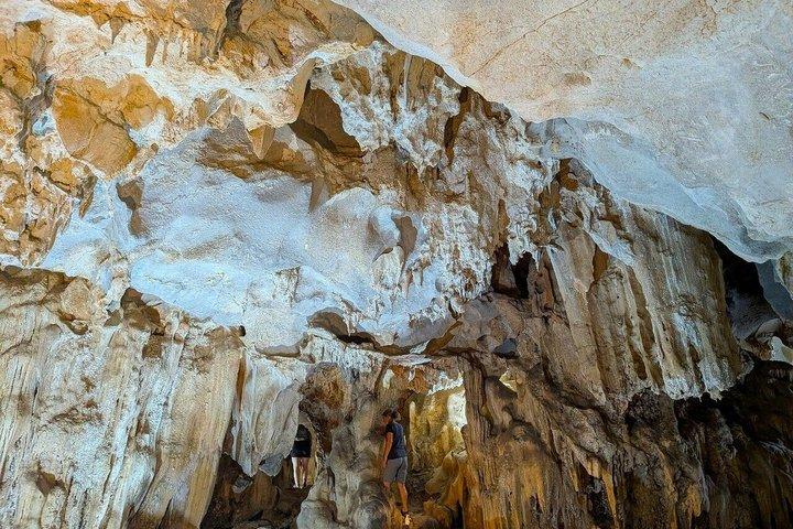 ハノイから baie tu long湾へ：絶景クルーズで巡る隠れ楽園